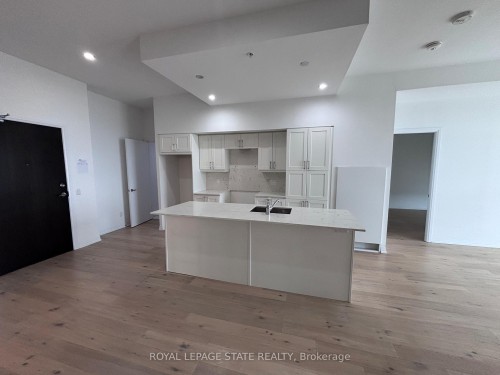 803-7711 Green Vista Gate, Niagara Falls, ON - Indoor Photo Showing Kitchen