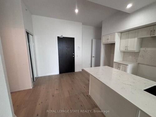 803-7711 Green Vista Gate, Niagara Falls, ON - Indoor Photo Showing Kitchen