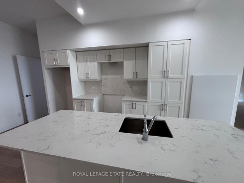 803-7711 Green Vista Gate, Niagara Falls, ON - Indoor Photo Showing Kitchen