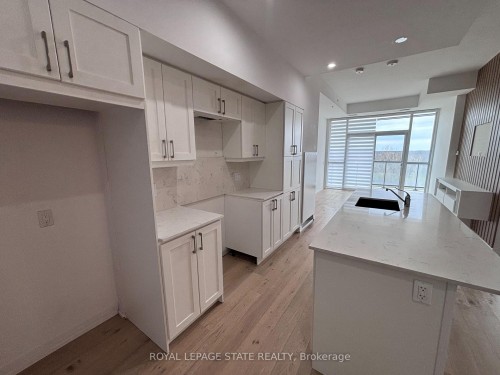 803-7711 Green Vista Gate, Niagara Falls, ON - Indoor Photo Showing Kitchen
