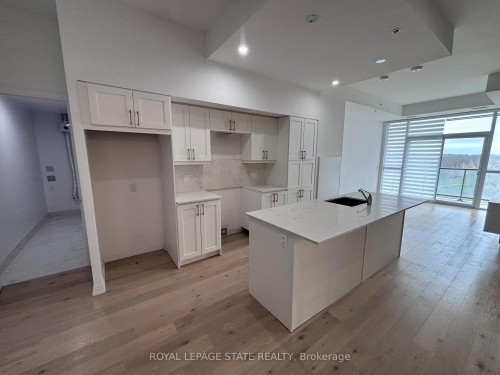 803-7711 Green Vista Gate, Niagara Falls, ON - Indoor Photo Showing Kitchen