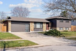 424 Lara Woods N/A  Mississauga, ON L5A 3B1