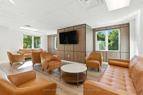 Model-98 Moore Street, St. Thomas, ON - Indoor Photo Showing Living Room