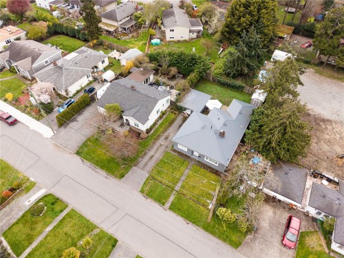 1661/1663 Freeman Ave, Saanich, BC 