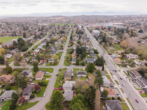 1661/1663 Freeman Ave, Saanich, BC 