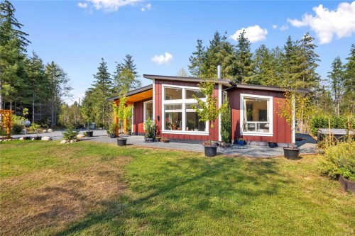 440 Gilbert Rd, Qualicum Beach, BC 