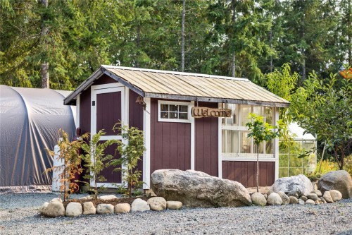 440 Gilbert Rd, Qualicum Beach, BC 