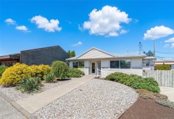 145 Hirst Ave Parksville, BC V9P 2E9