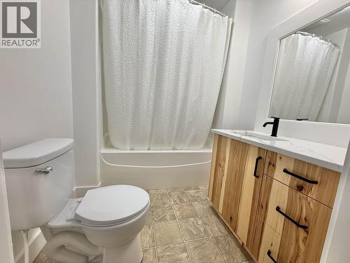 2852 Pinnacles Road, Quesnel, BC - Indoor Photo Showing Bathroom