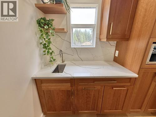 2852 Pinnacles Road, Quesnel, BC - Indoor
