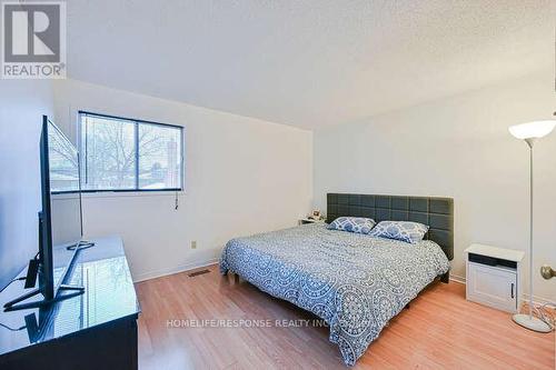 6103 Prairie Circle, Mississauga, ON - Indoor Photo Showing Bedroom