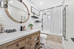 Beautiful main Bathroom - 