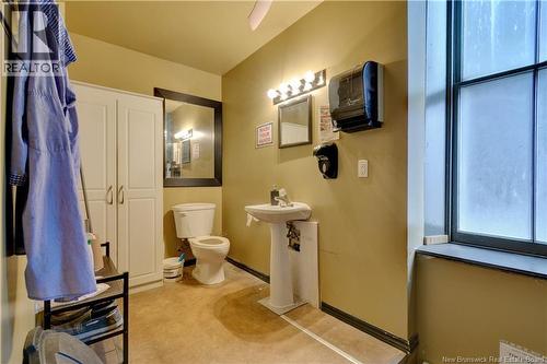 68 King Street, Saint John, NB - Indoor Photo Showing Bathroom