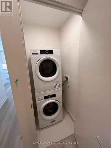 502 - 385 Winston Road, Grimsby, ON - Indoor Photo Showing Laundry Room