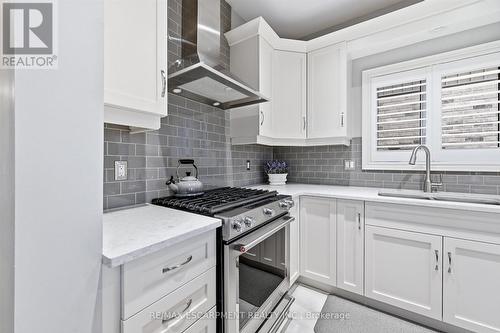 8 Myrtle Street, Pelham, ON - Indoor Photo Showing Kitchen With Double Sink With Upgraded Kitchen