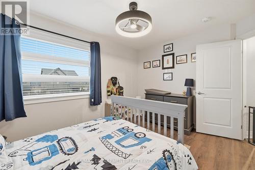 8 Myrtle Street, Pelham, ON - Indoor Photo Showing Bedroom