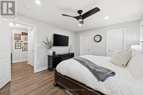 8 Myrtle Street, Pelham, ON - Indoor Photo Showing Bedroom