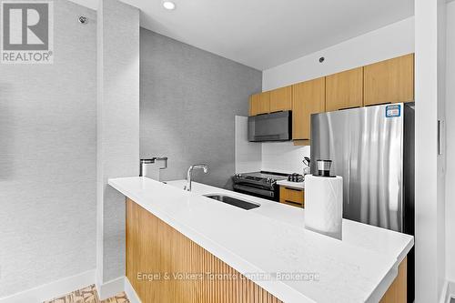 422 - 190 Jozo Weider Boulevard, Blue Mountains, ON - Indoor Photo Showing Kitchen