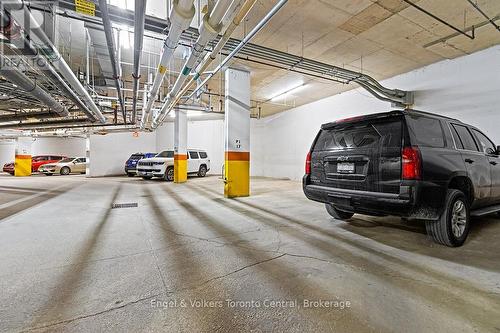 422 - 190 Jozo Weider Boulevard, Blue Mountains, ON - Indoor Photo Showing Garage