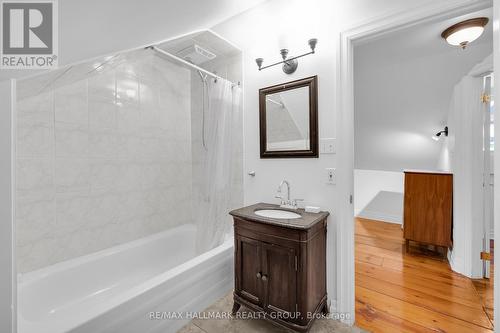 50 Bartholomew Street, Brockville, ON - Indoor Photo Showing Bathroom