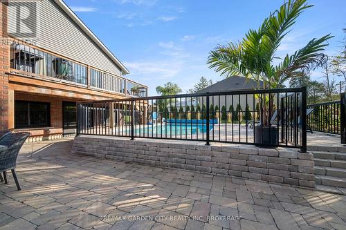 4110 13Th Street, Lincoln (Lincoln-Jordan/Vineland), ON - Outdoor With In Ground Pool With Deck Patio Veranda