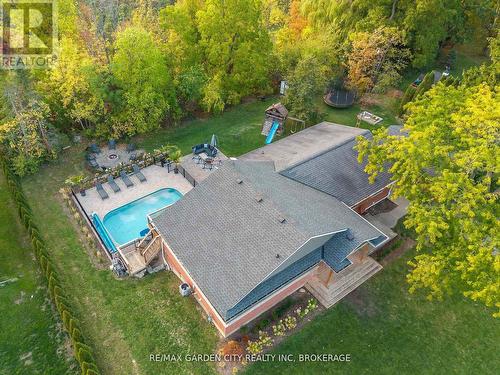 4110 13Th Street, Lincoln (Lincoln-Jordan/Vineland), ON - Outdoor With In Ground Pool