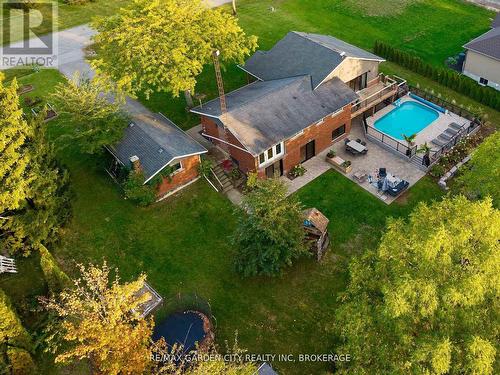 4110 13Th Street, Lincoln (Lincoln-Jordan/Vineland), ON - Outdoor With In Ground Pool With Deck Patio Veranda