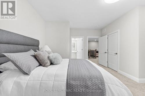 Spacious upper loft bedroom - 18 - 190 Canboro Road, Pelham (Fonthill), ON - Indoor Photo Showing Bedroom