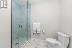 Upper loft - Glass walk in shower - 