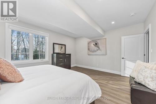 Lower level Bedroom - Guests welcome! - 18 - 190 Canboro Road, Pelham (Fonthill), ON - Indoor Photo Showing Bedroom