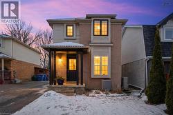121 MOSS Place  Guelph, ON N1G 4V4