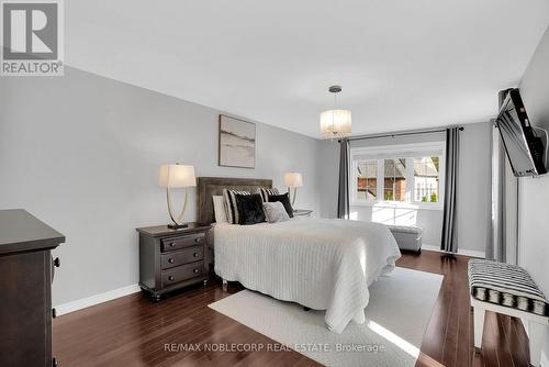 25 Aztec Court, Richmond Hill, ON - Indoor Photo Showing Bedroom