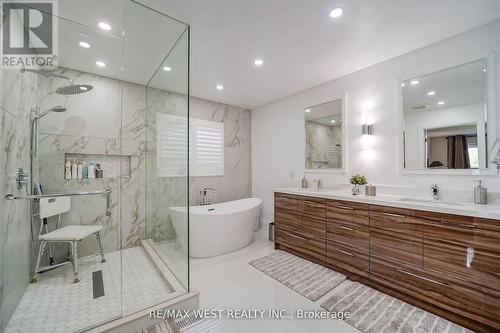 18 Wyndance Way, Uxbridge, ON - Indoor Photo Showing Bathroom