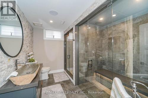 18 Wyndance Way, Uxbridge, ON - Indoor Photo Showing Bathroom