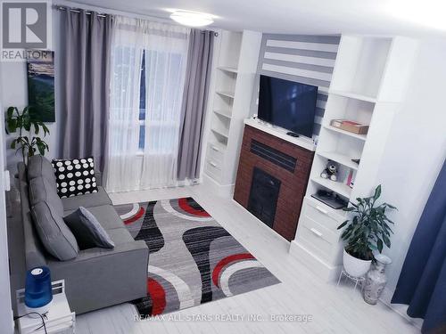 529 Wentworth Street N, Hamilton, ON - Indoor Photo Showing Other Room With Fireplace