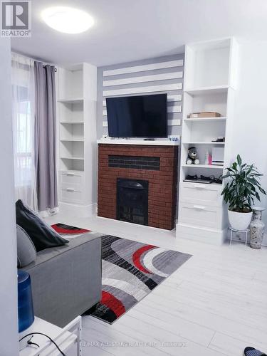 529 Wentworth Street N, Hamilton, ON - Indoor With Fireplace