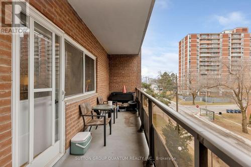 401 - 15 Elizabeth Street N, Mississauga, ON - Outdoor With Exterior