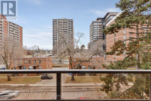 401 - 15 Elizabeth Street N, Mississauga, ON - Outdoor