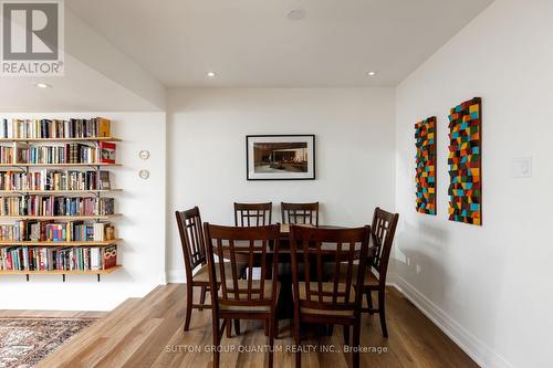 401 - 15 Elizabeth Street N, Mississauga, ON - Indoor Photo Showing Dining Room