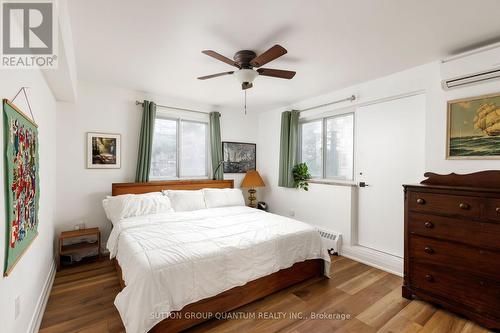 401 - 15 Elizabeth Street N, Mississauga, ON - Indoor Photo Showing Bedroom