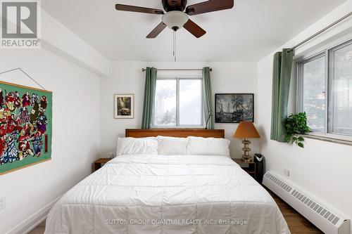 401 - 15 Elizabeth Street N, Mississauga, ON - Indoor Photo Showing Bedroom