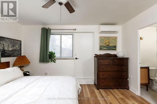 401 - 15 Elizabeth Street N, Mississauga, ON - Indoor Photo Showing Bedroom