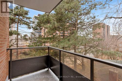 401 - 15 Elizabeth Street N, Mississauga, ON - Outdoor