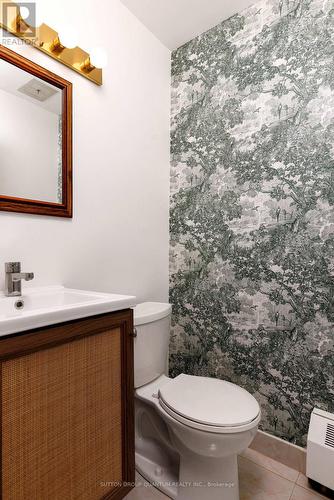 401 - 15 Elizabeth Street N, Mississauga, ON - Indoor Photo Showing Bathroom