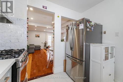 12 Huckleberry Square, Brampton, ON - Indoor Photo Showing Kitchen With Upgraded Kitchen