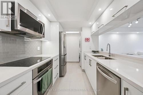 1709 - 101 Subway Crescent, Toronto, ON - Indoor Photo Showing Kitchen With Double Sink With Upgraded Kitchen