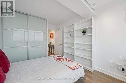 1709 - 101 Subway Crescent, Toronto, ON - Indoor Photo Showing Bedroom