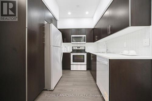 308 - 55 Speers Road, Oakville, ON - Indoor Photo Showing Kitchen