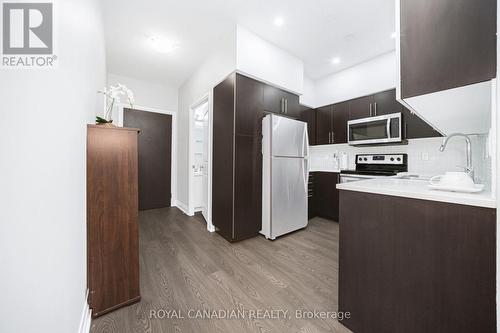 308 - 55 Speers Road, Oakville, ON - Indoor Photo Showing Kitchen