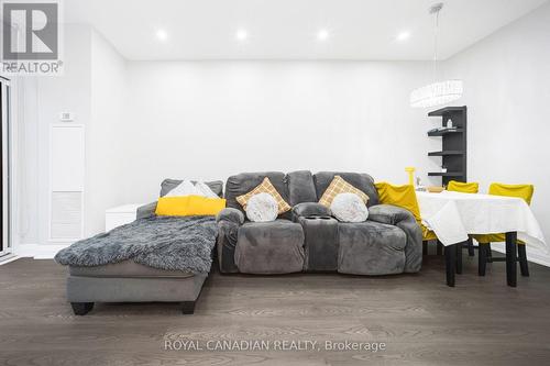 308 - 55 Speers Road, Oakville, ON - Indoor